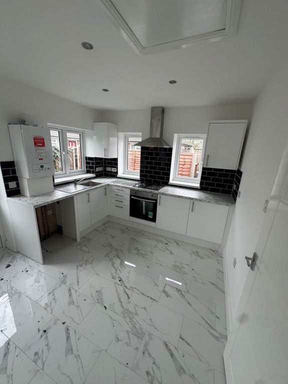 Property photo 1 of 8 One Bedroom House Ideal For Working Couple- Â£1500