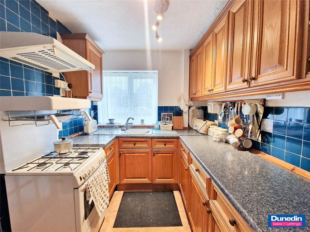 Property photo 3 of 17 Picture No. 04