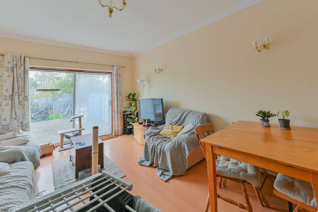 Property photo 3 of 14