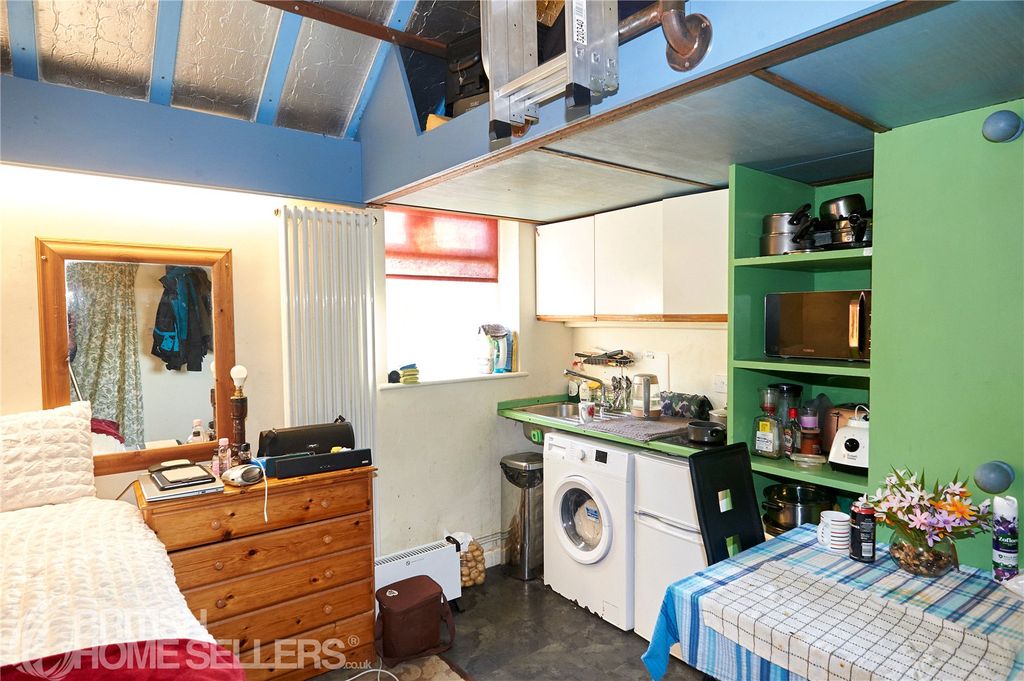 Property photo 3 of 26 Picture No. 25