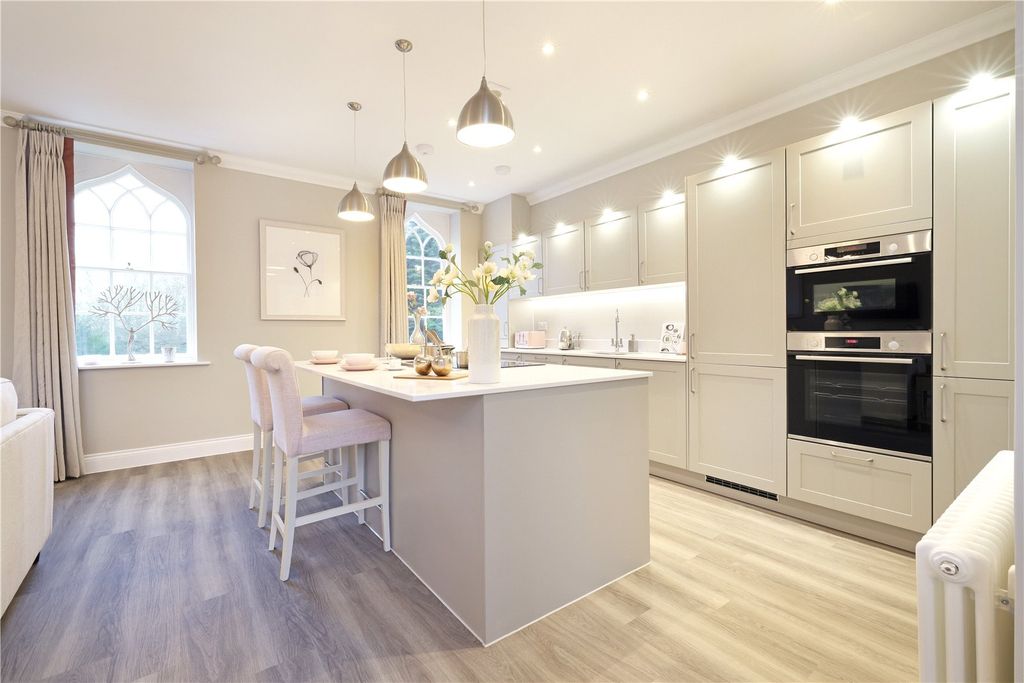 Property photo 2 of 12 Kitchen