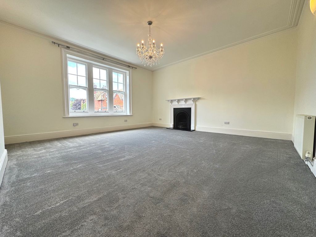Property photo 2 of 11 Living Room