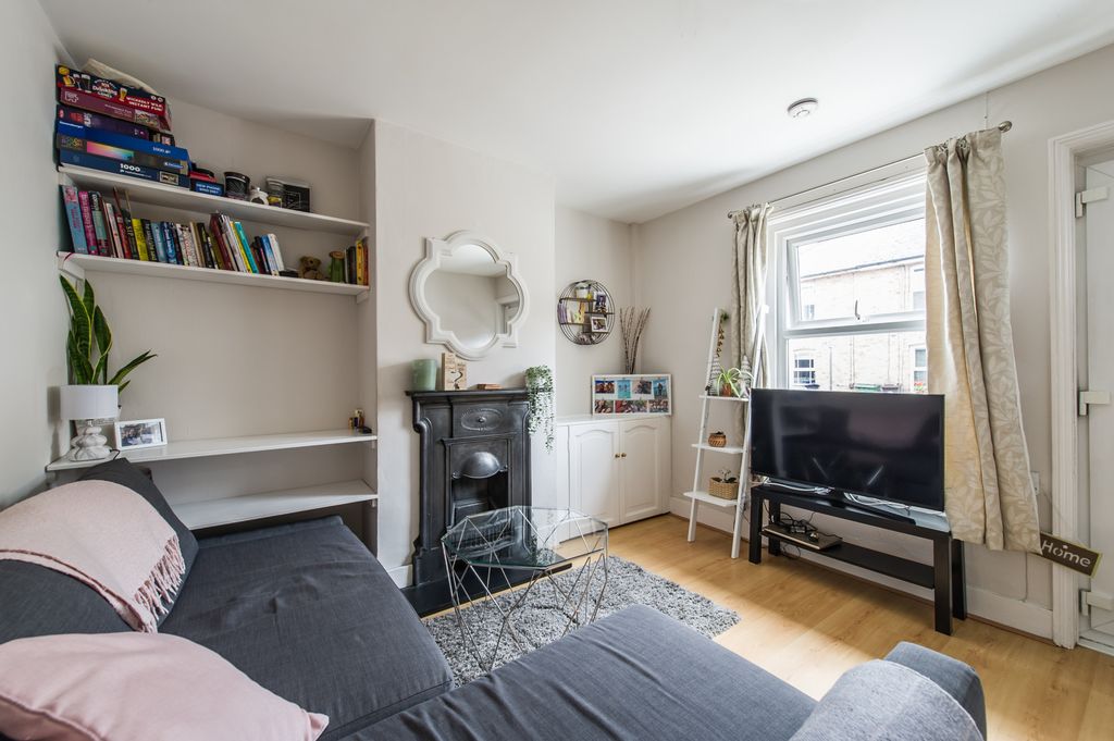 Property photo 3 of 11