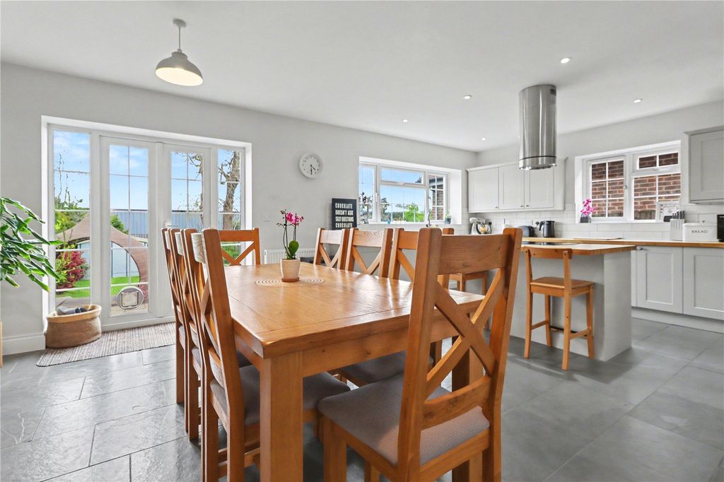 Property photo 3 of 18 Kitchen/Dining Room