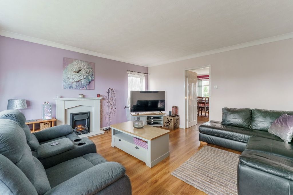 Property photo 3 of 24