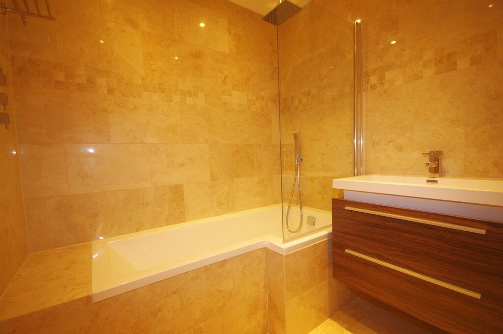 Property photo 3 of 8 Bathroom