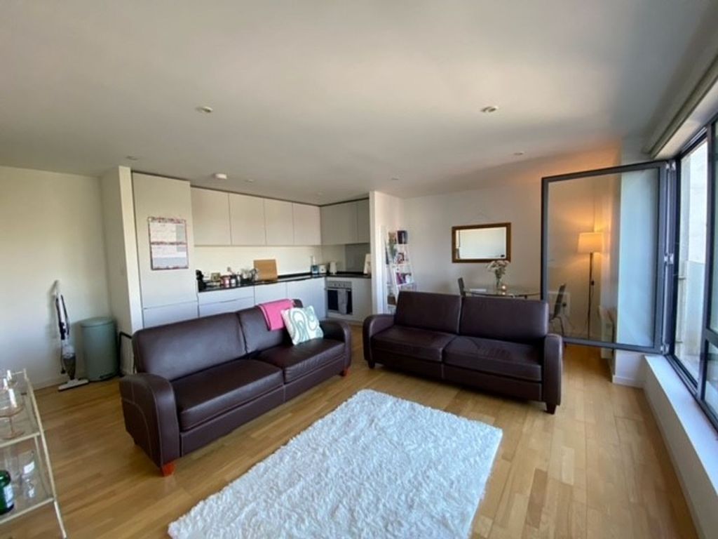 Property photo 2 of 7 Lounge