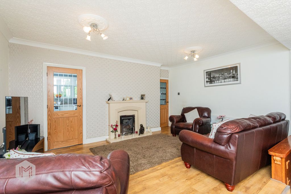 Property photo 3 of 32 Picture No. 80
