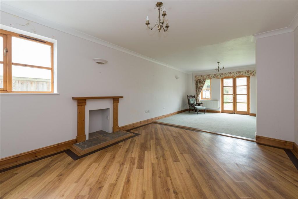 Property photo 2 of 29
