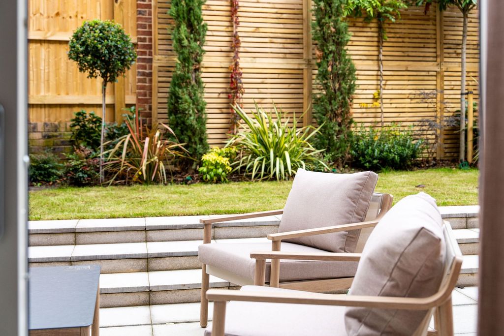 Property photo 2 of 23