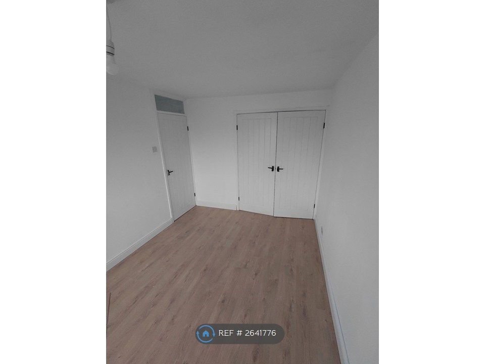 Property photo 3 of 9 Bedroom 1