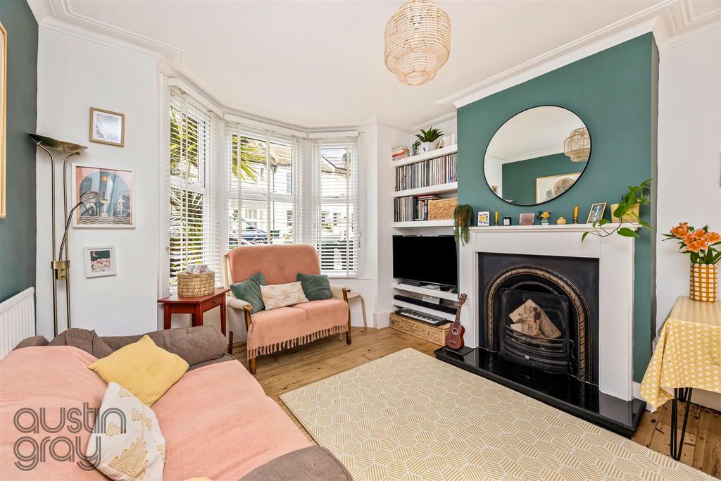 Property photo 2 of 14 Montgomery Street, 28_004.Jpg