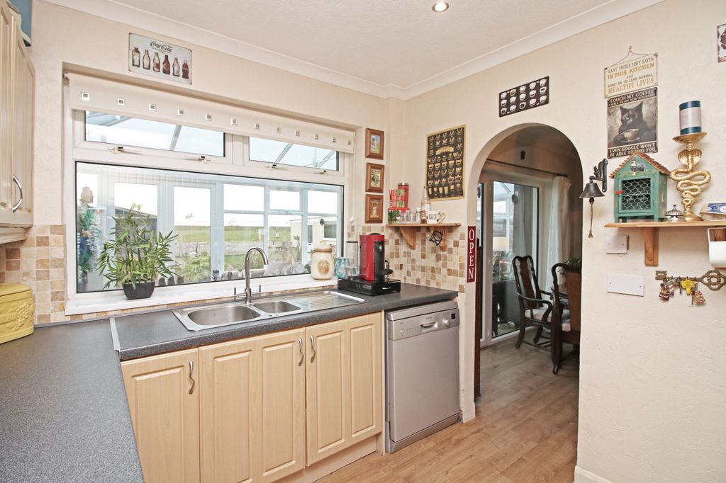 Property photo 3 of 35