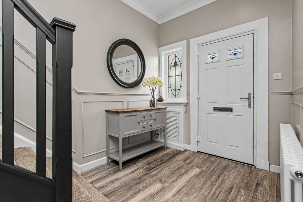 Property photo 2 of 21 Property Image 2