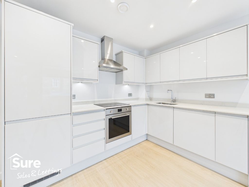 Property photo 2 of 17 4421242