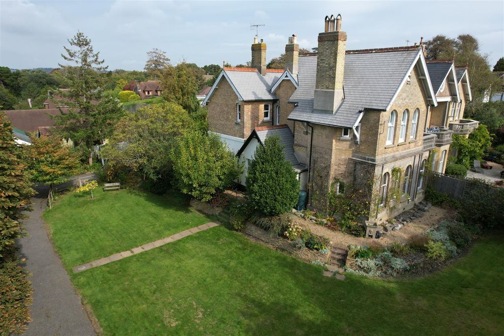 Property photo 1 of 31