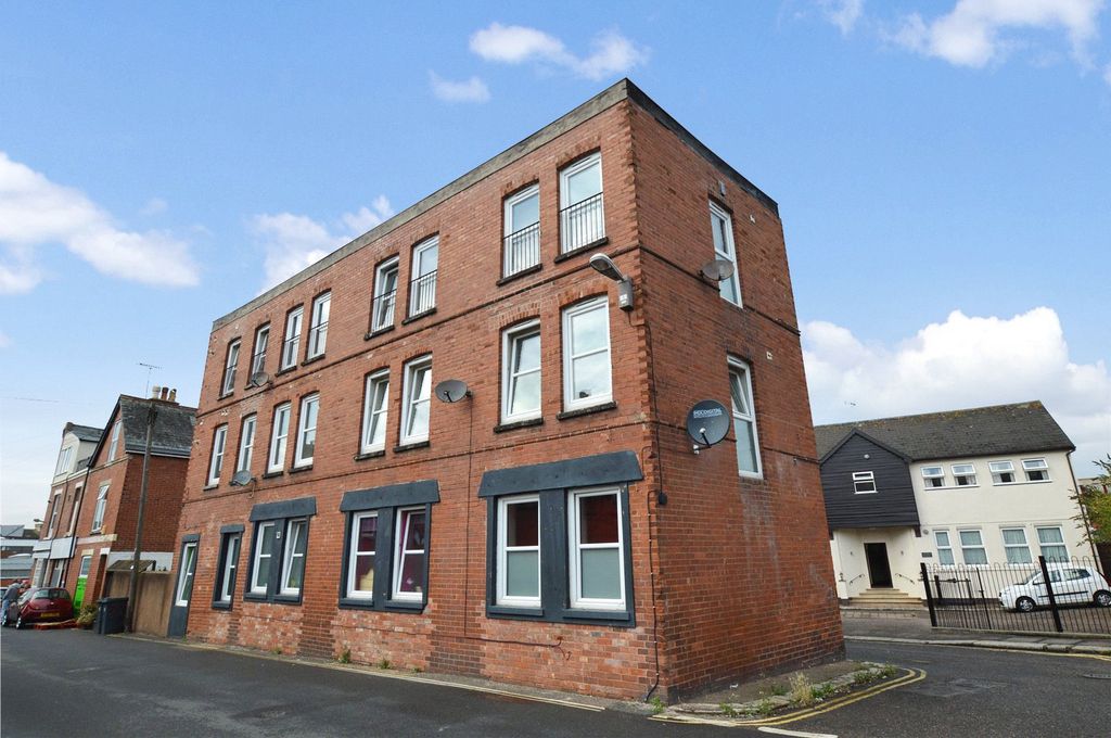 Property photo 1 of 8 Outside