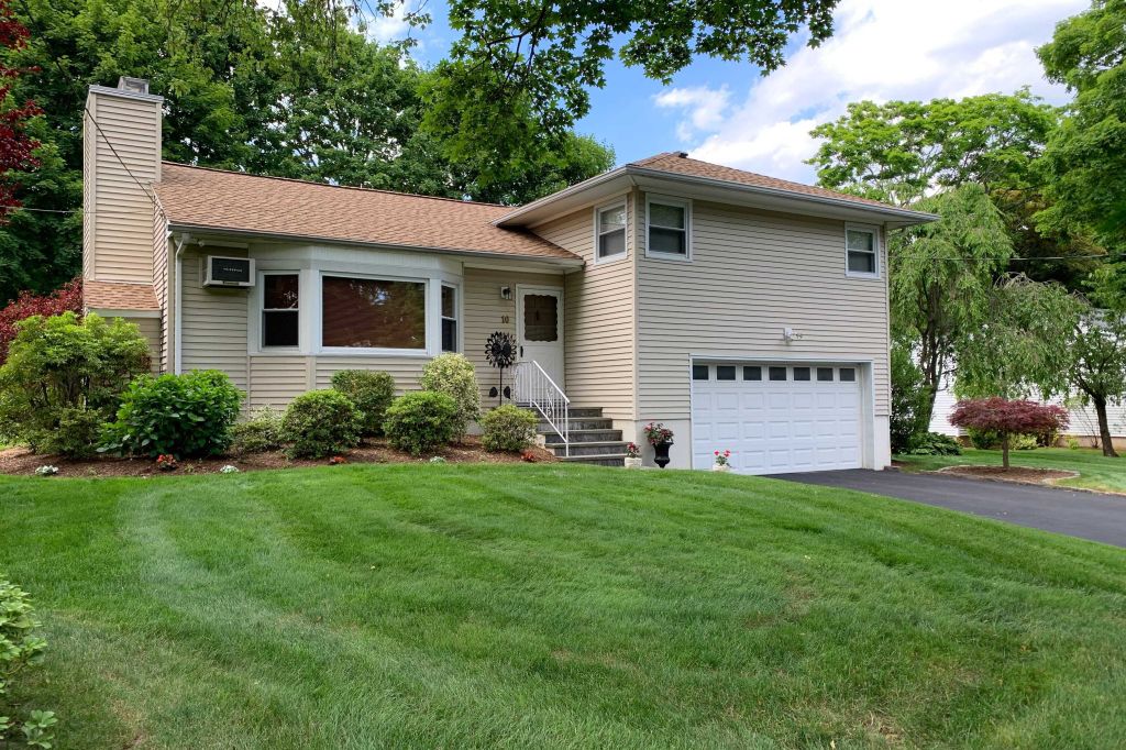 Property photo 1 of 30