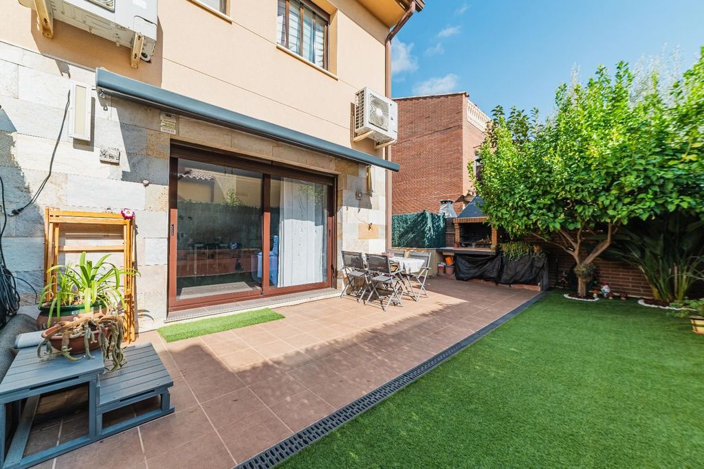 Property photo 1 of 31 Semi-Detached House With Three Winds In Vilassar De Dalt.