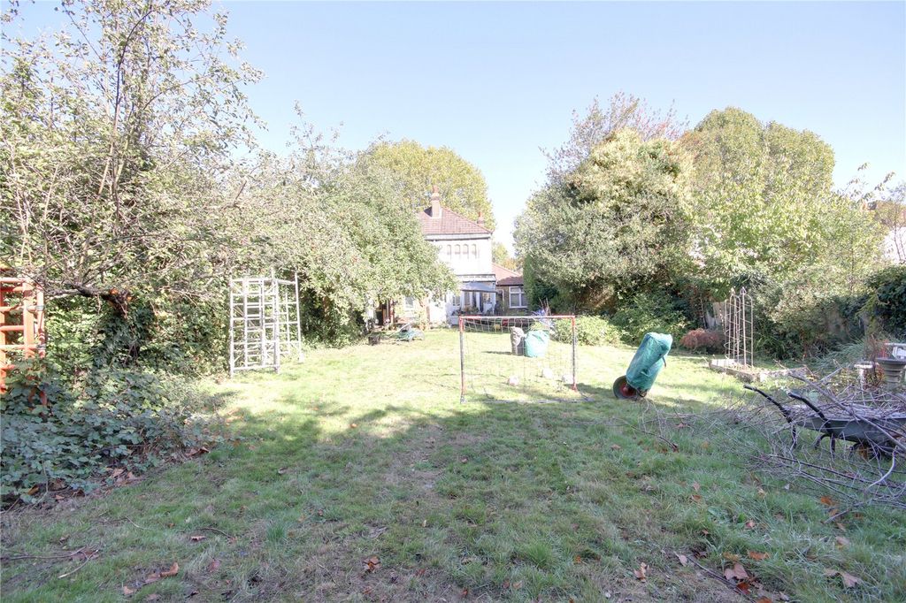 Property photo 2 of 38 Picture No. 06