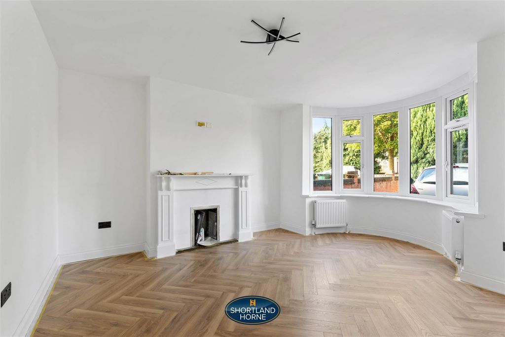 Property photo 3 of 24 101 Canley Rd (10 Of 26).Jpg