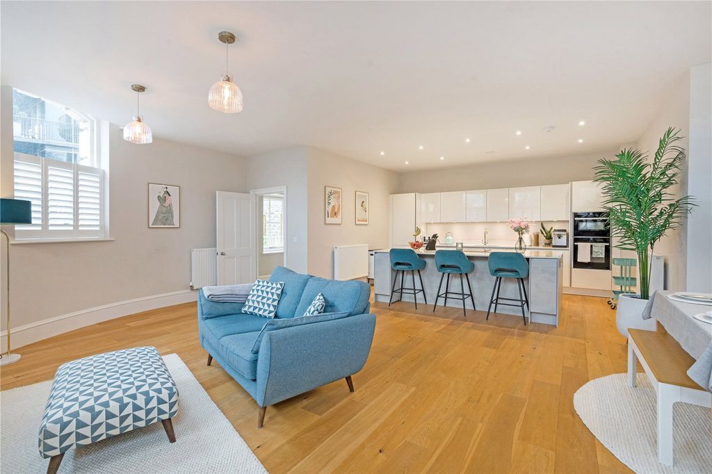 Property photo 1 of 12 Open Plan Reception