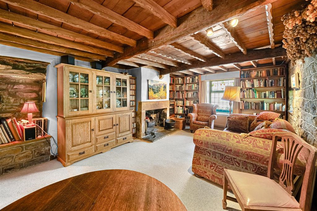 Property photo 2 of 25 Sitting Room