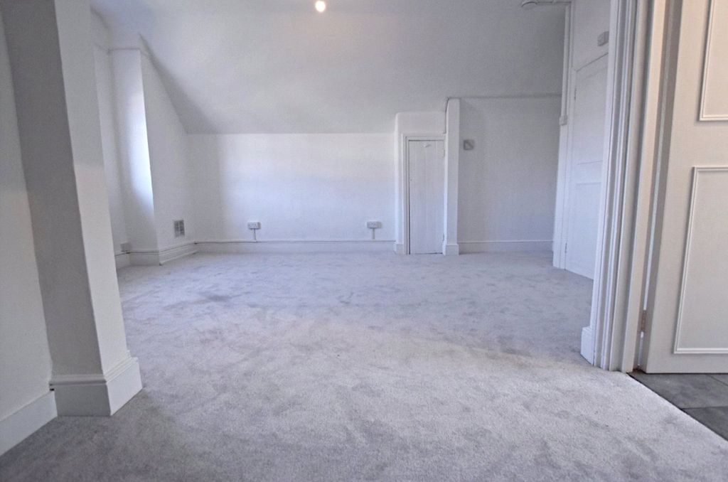 Property photo 2 of 4 Picture No. 04