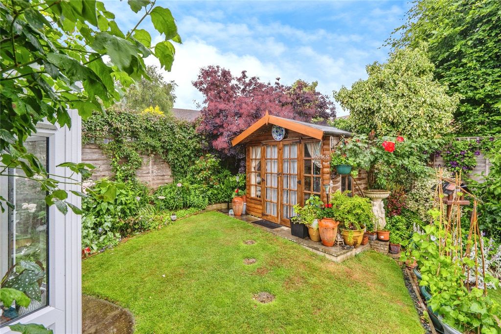 Property photo 2 of 16 Picture No. 13