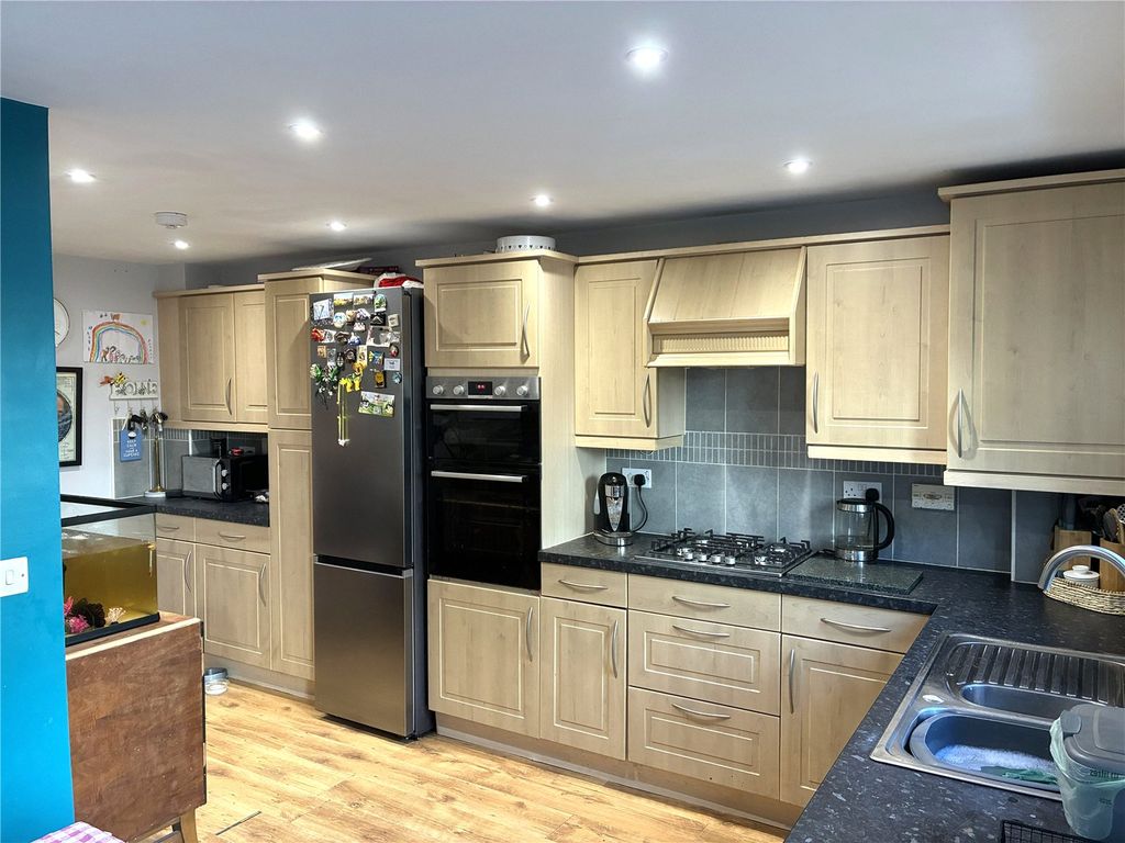 Property photo 2 of 27 Picture No. 22