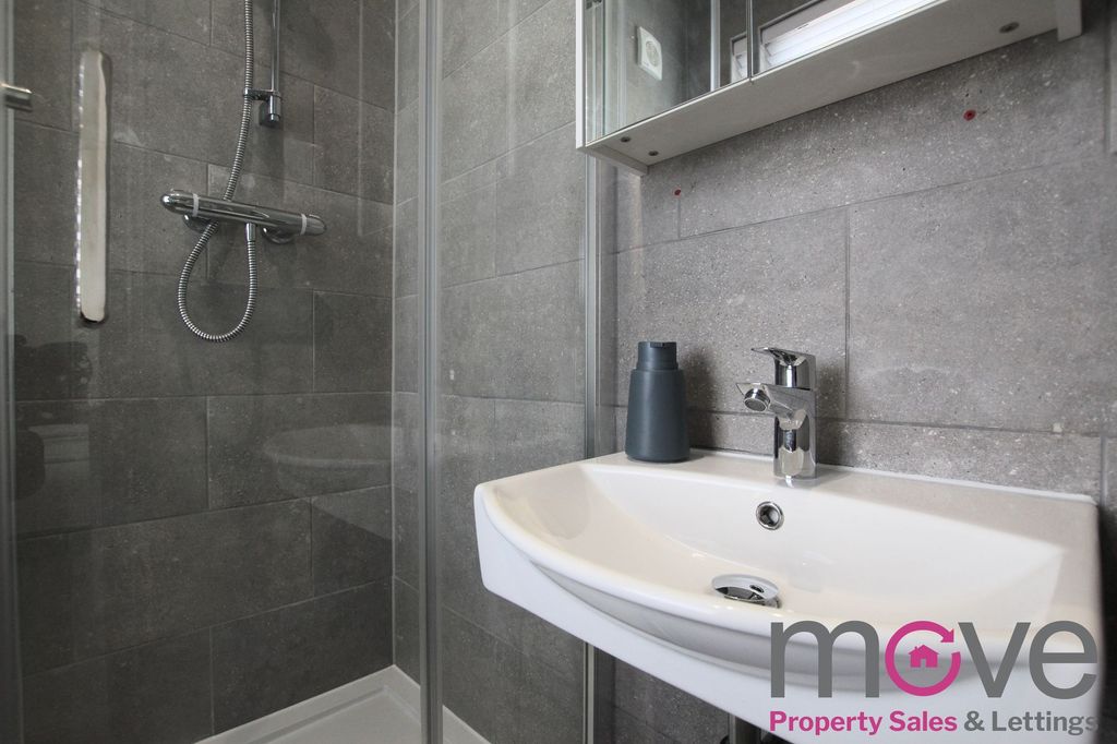 Property photo 2 of 7 Photo 4