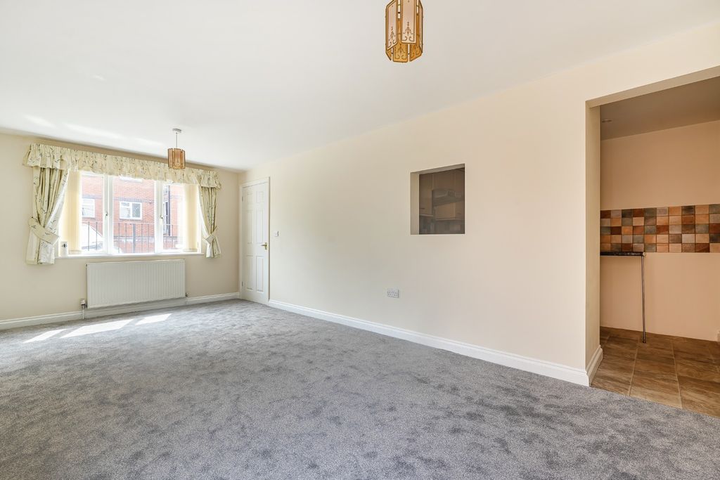 Property photo 3 of 13 5328533