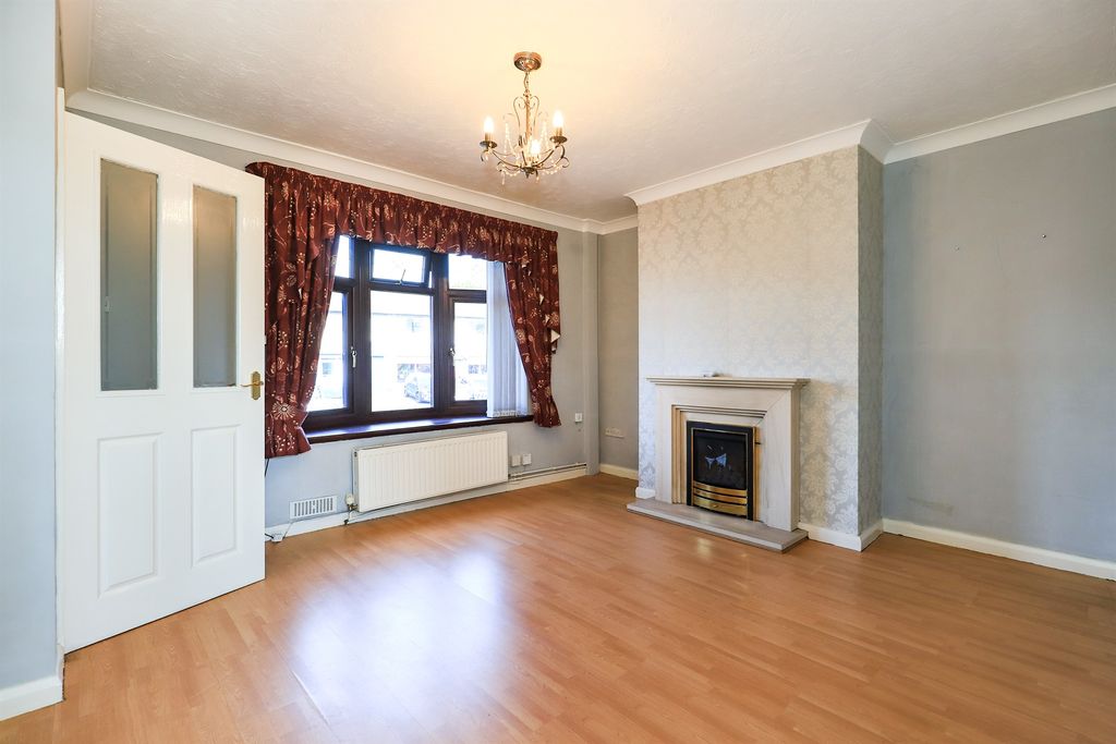 Property photo 3 of 13