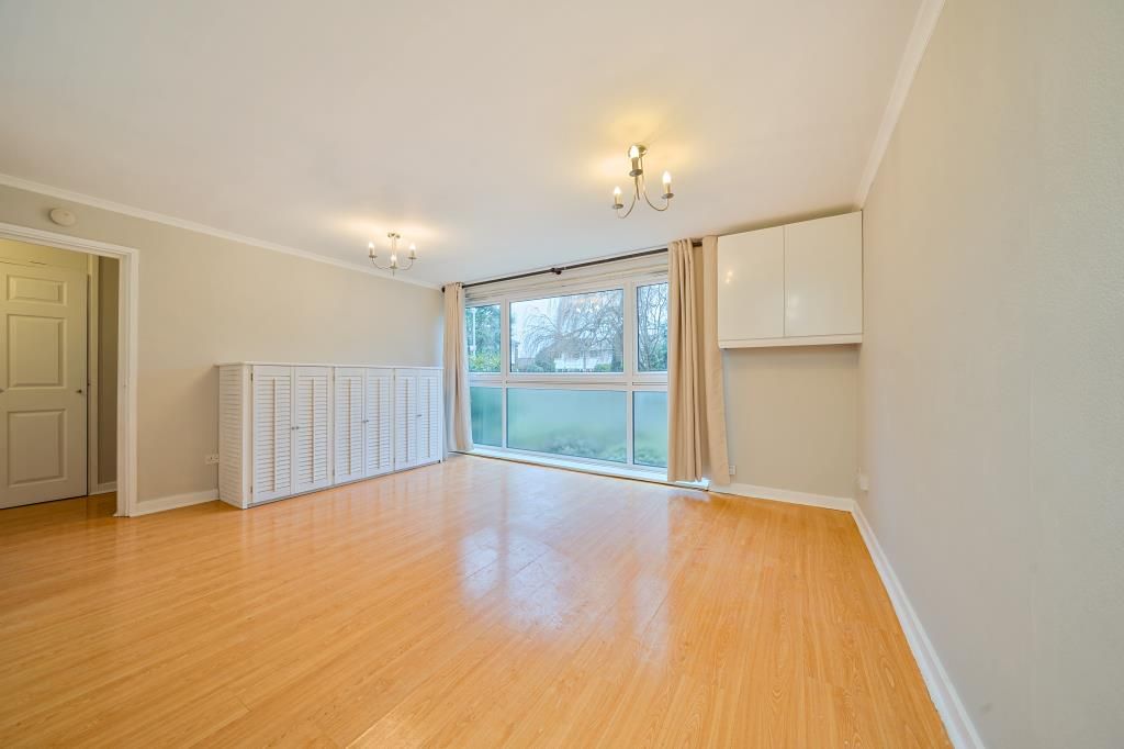 Property photo 3 of 20 Reception