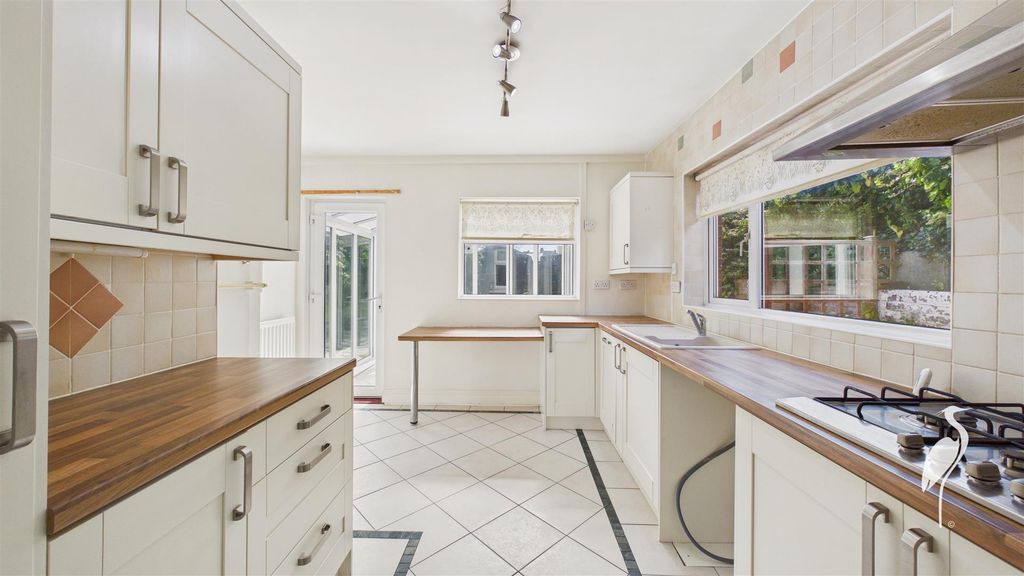 Property photo 3 of 24 Kitchen