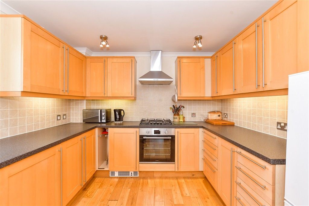 Property photo 3 of 14 Kitchen