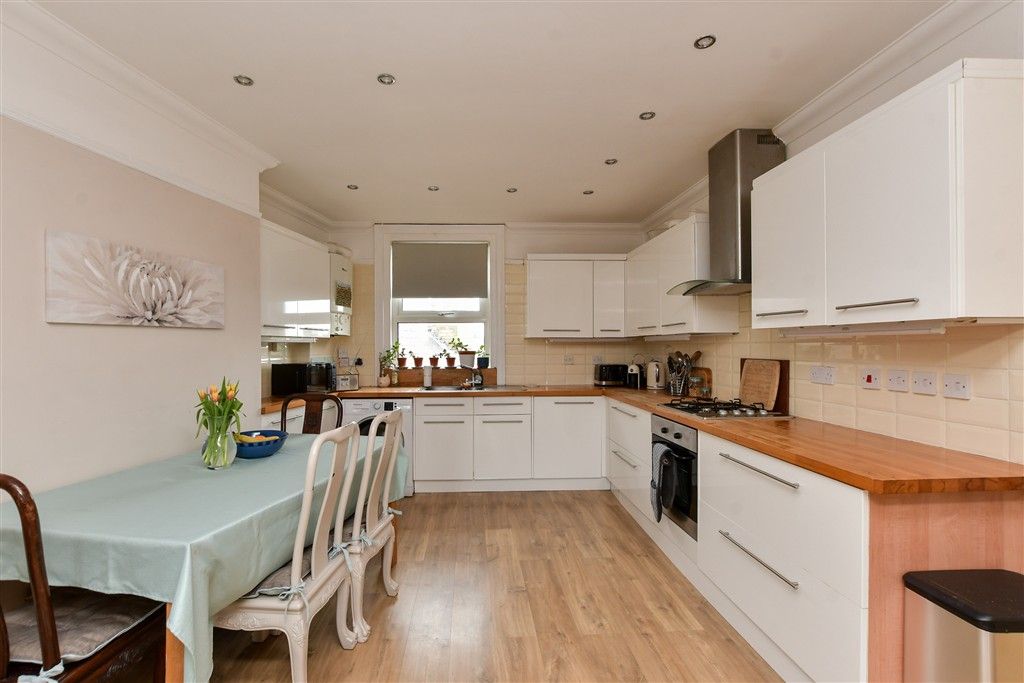 Property photo 2 of 17 Kitchen
