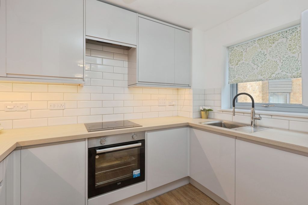 Property photo 2 of 19 Kitchen