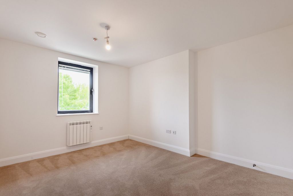 Property photo 3 of 9 4