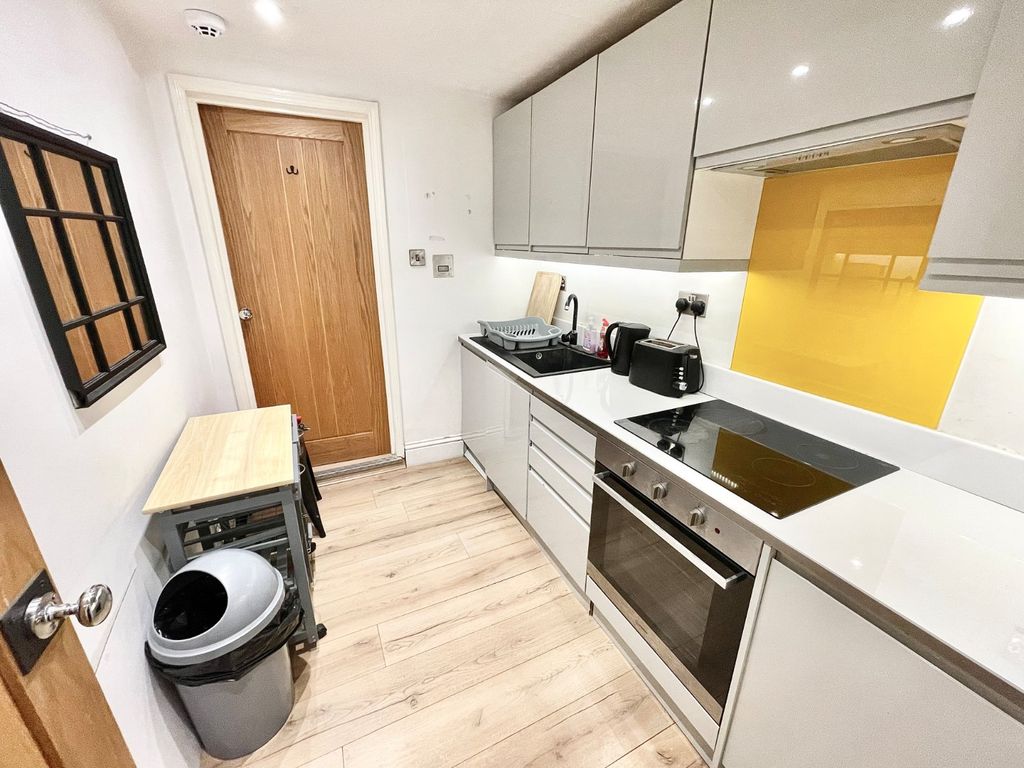 Property photo 3 of 10 Picture 3