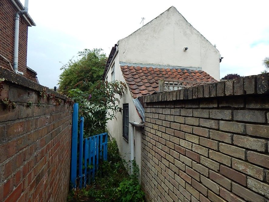 Property photo 1 of 18