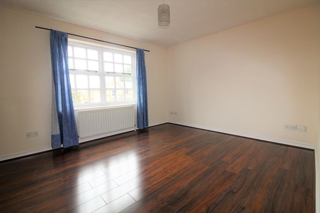 Property photo 3 of 5