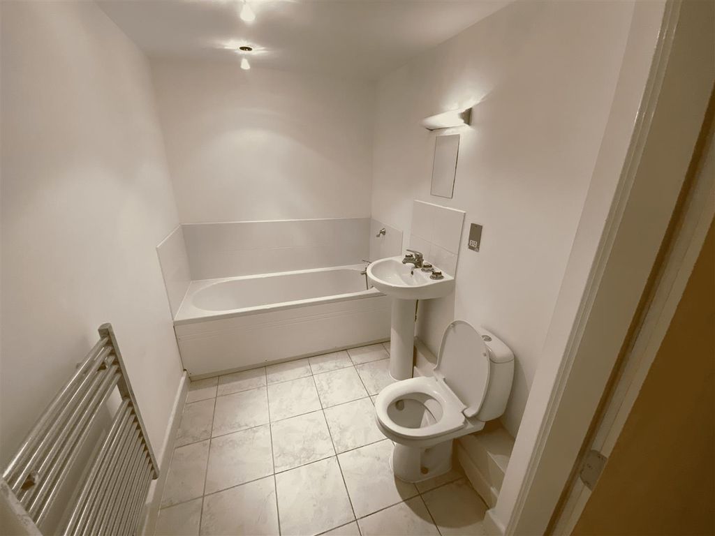 Property photo 2 of 15 Img_1780-Cmpr.Png