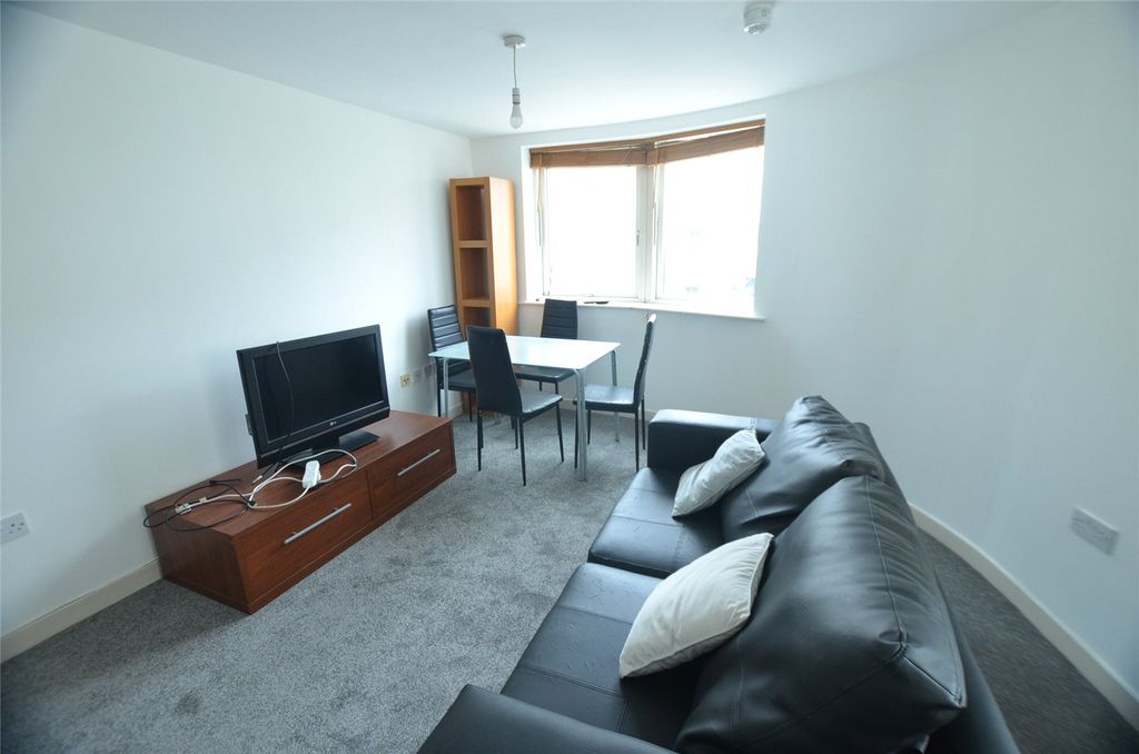 Property photo 3 of 8 Picture No. 07