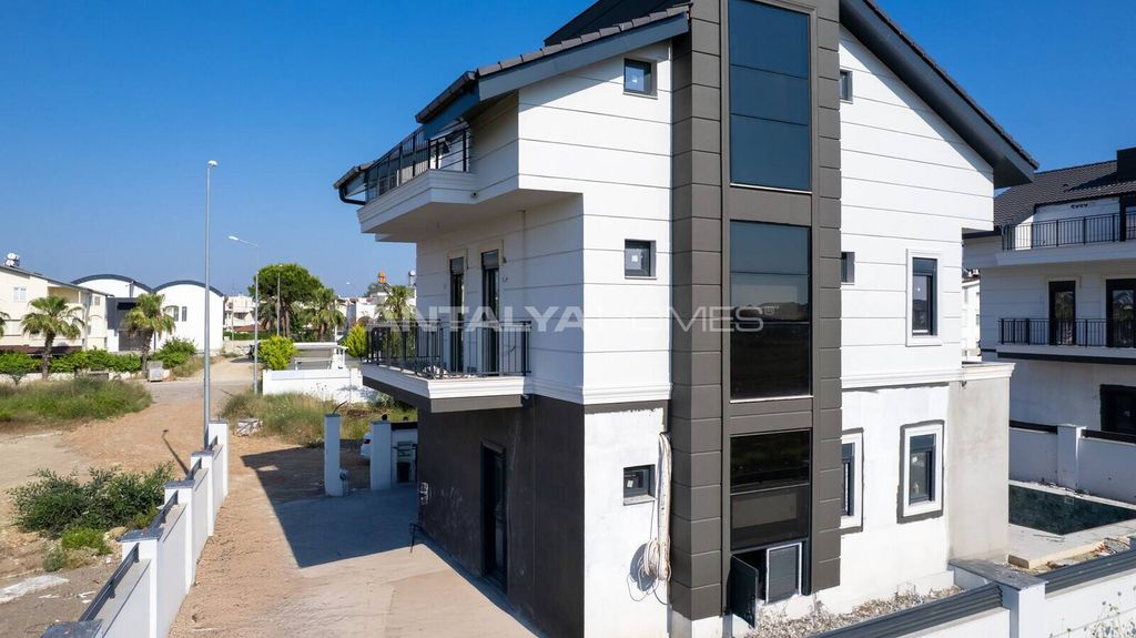 Property photo 1 of 77