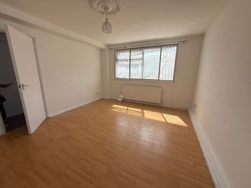 Property photo 3 of 10 Photo 10