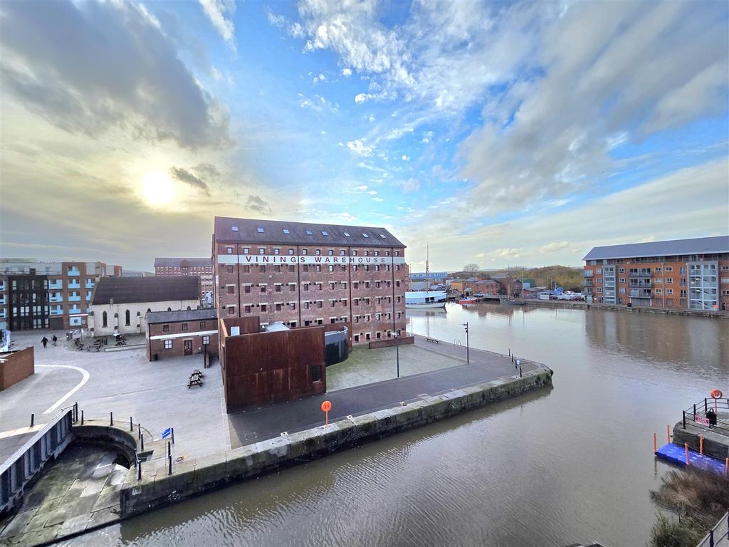 Property photo 3 of 14