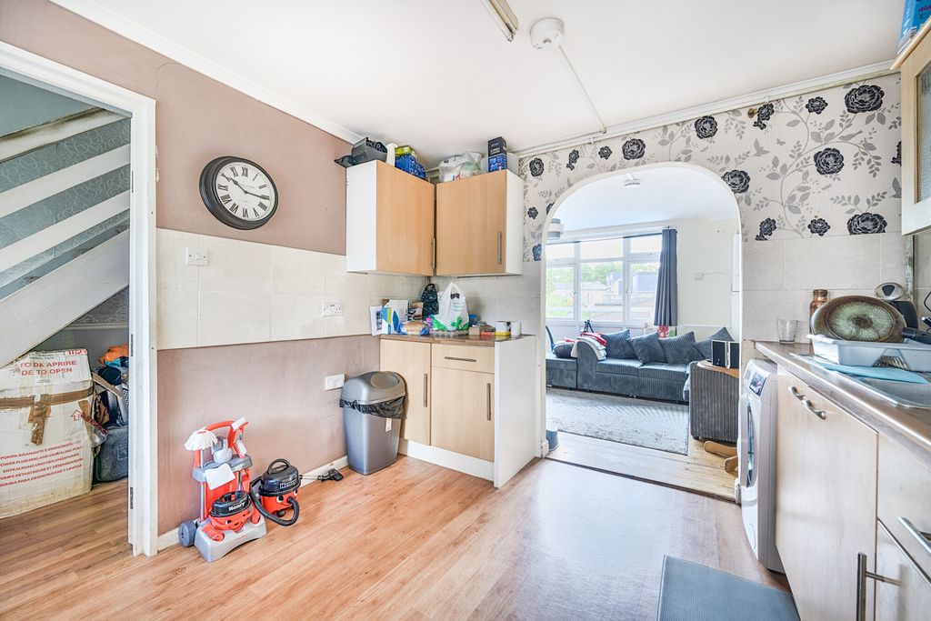 Property photo 3 of 19 1307315-4-684Fe43...