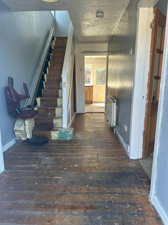 Property photo 2 of 42