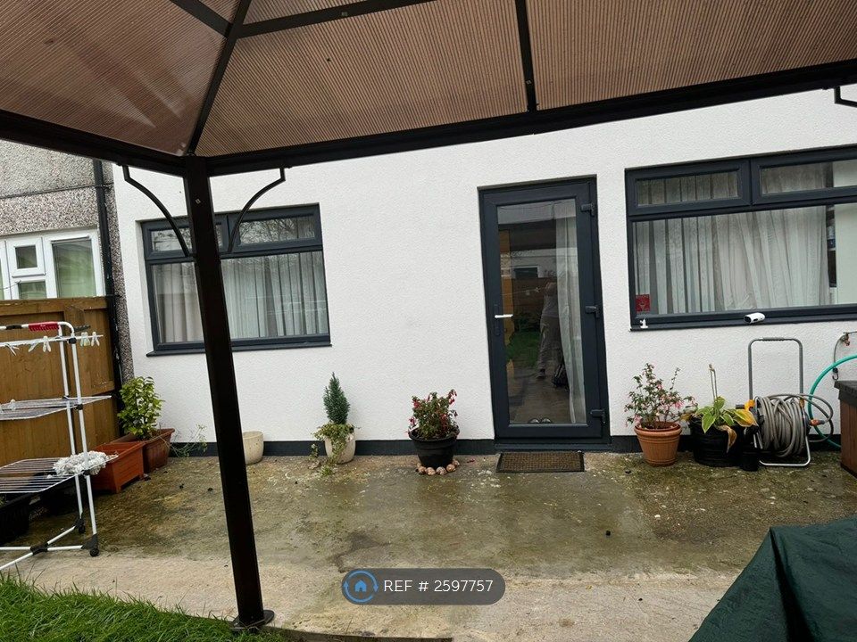 Property photo 3 of 27